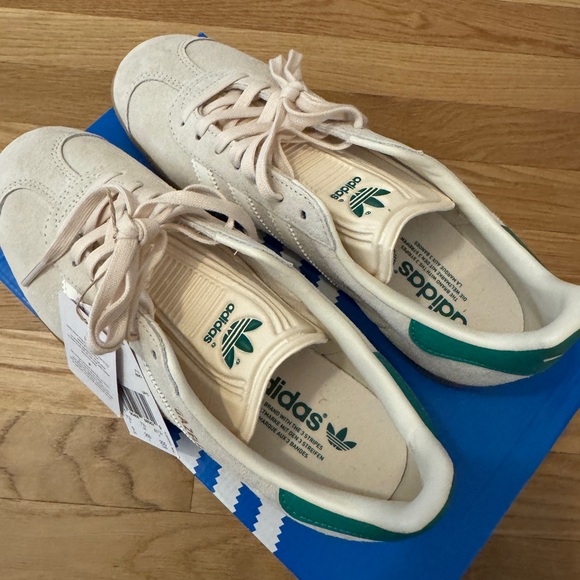 NWT Adidas Gazelle “Wonder White Green” Size 9 - Picture 4 of 5